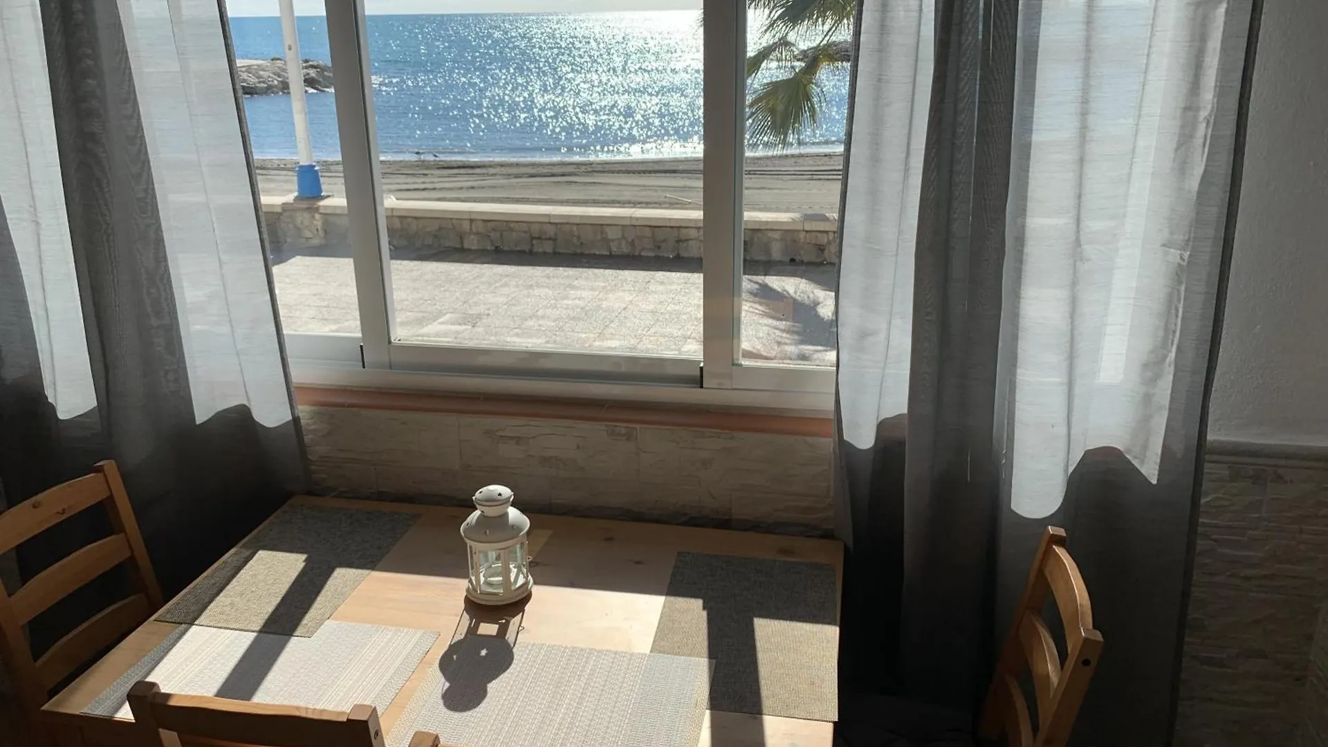 Apartamento Frente Al Mar Pedregalejo Malaga Spain